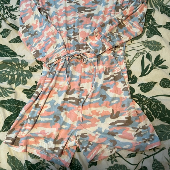 Camo romper - Picture 2 of 7